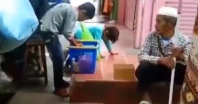 Bocah Penjual Gorengan dan Kakek Tua bocah penjual gorengan